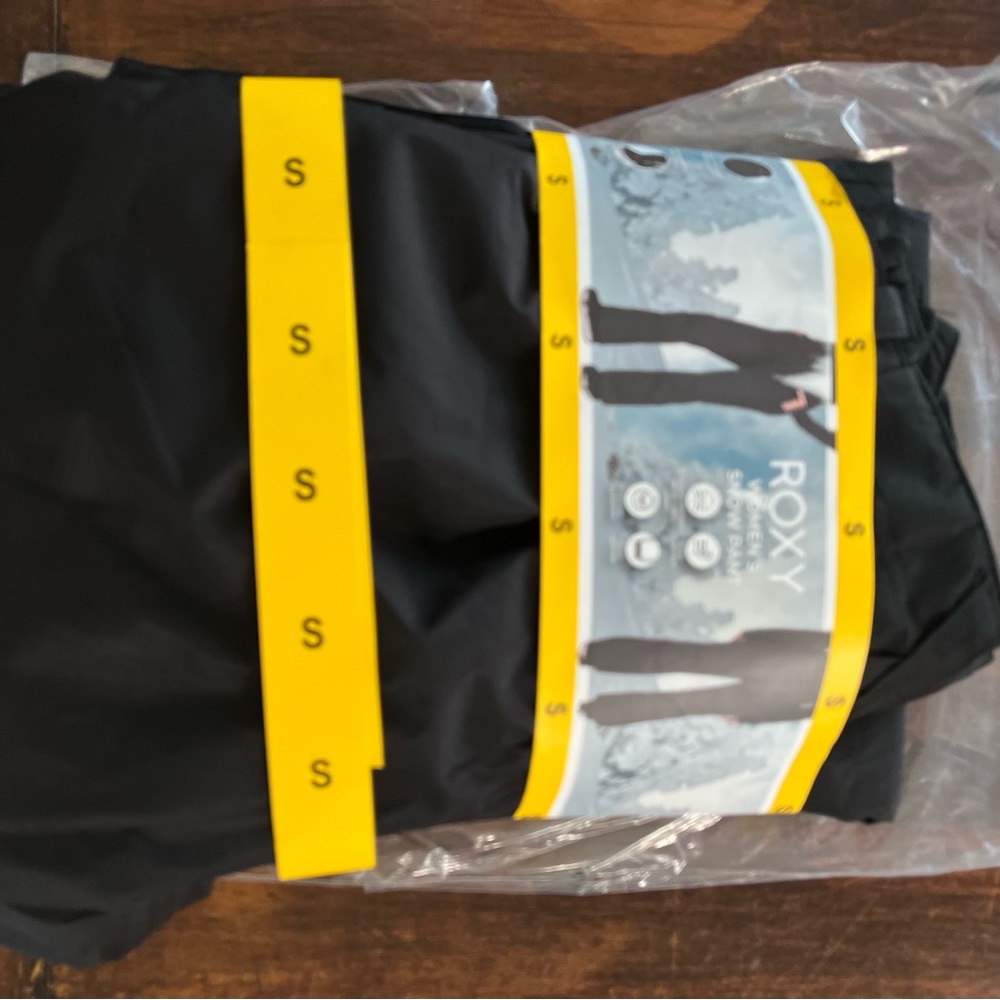 Roxy Woman’s Black Snow Pants